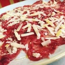 Carpaccio de bou amb parmesà