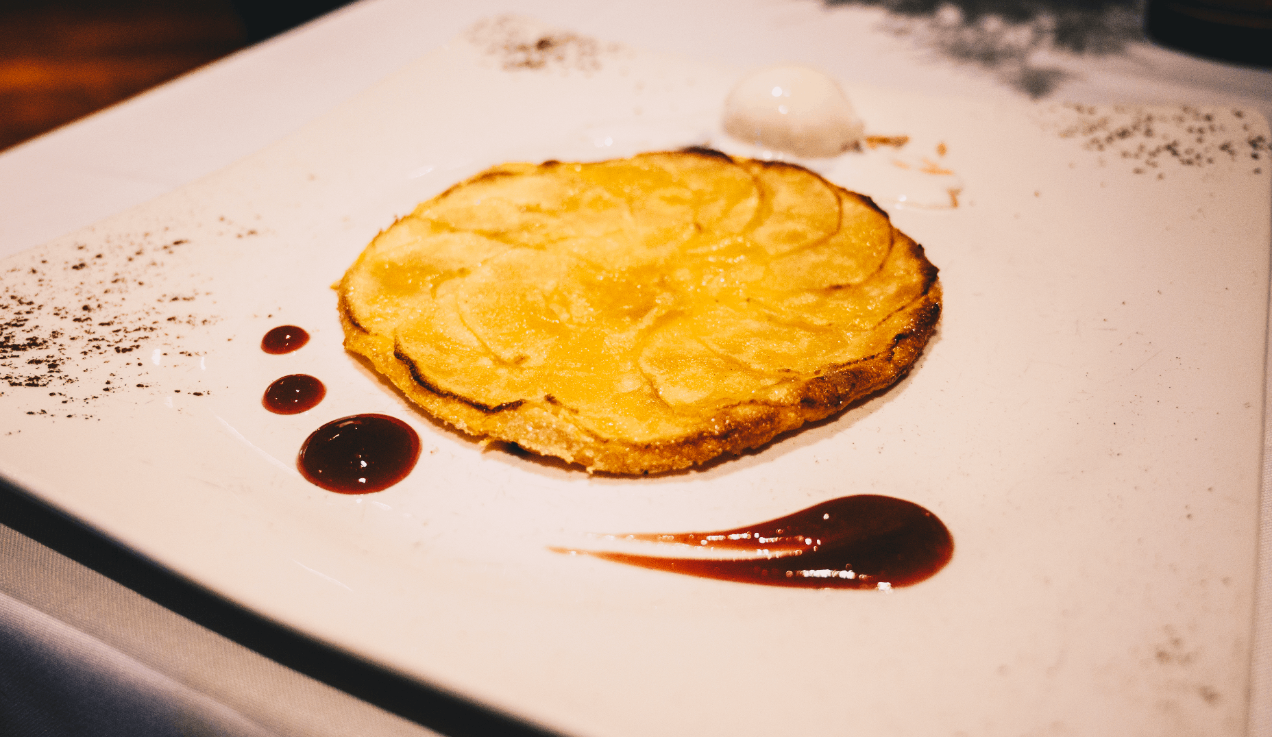 Manzana Trasgu con Helado de Manzana Asada