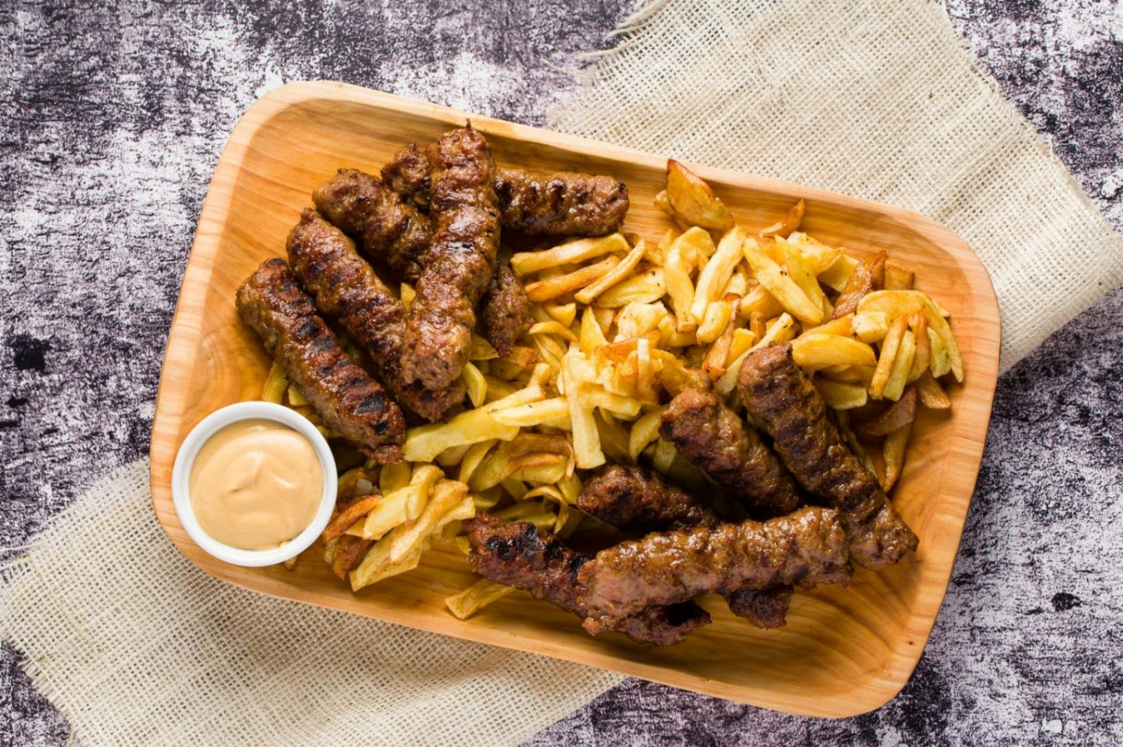 MICI CON PATATAS (MICI CU CARTOFI)