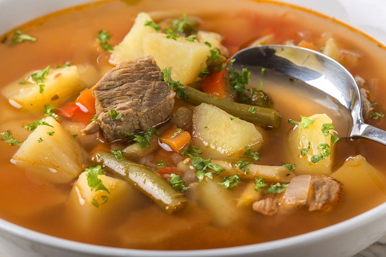 SOPA DE TERNERA (CIORBĂ DE VACUȚĂ)