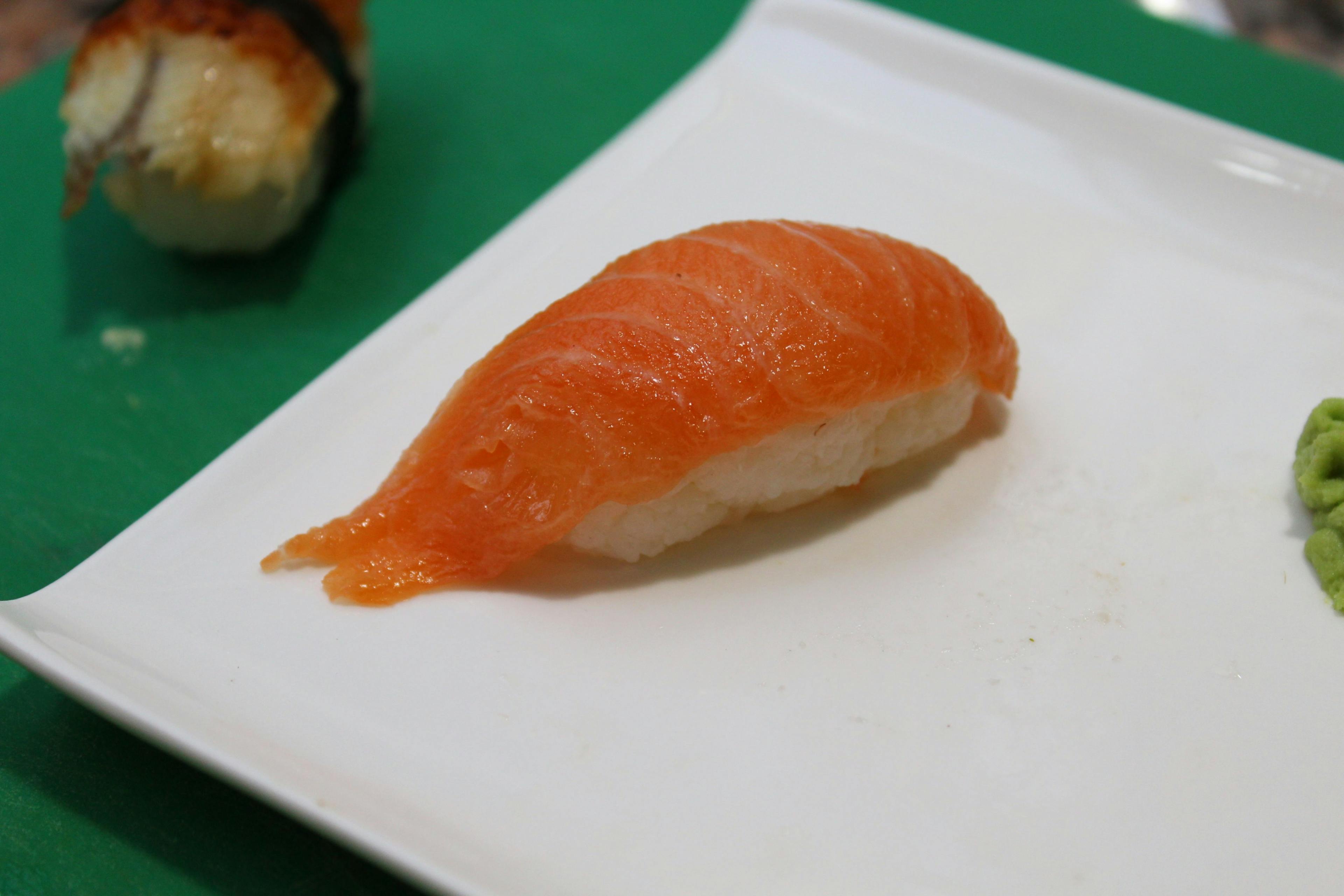 Nigiri de salmón