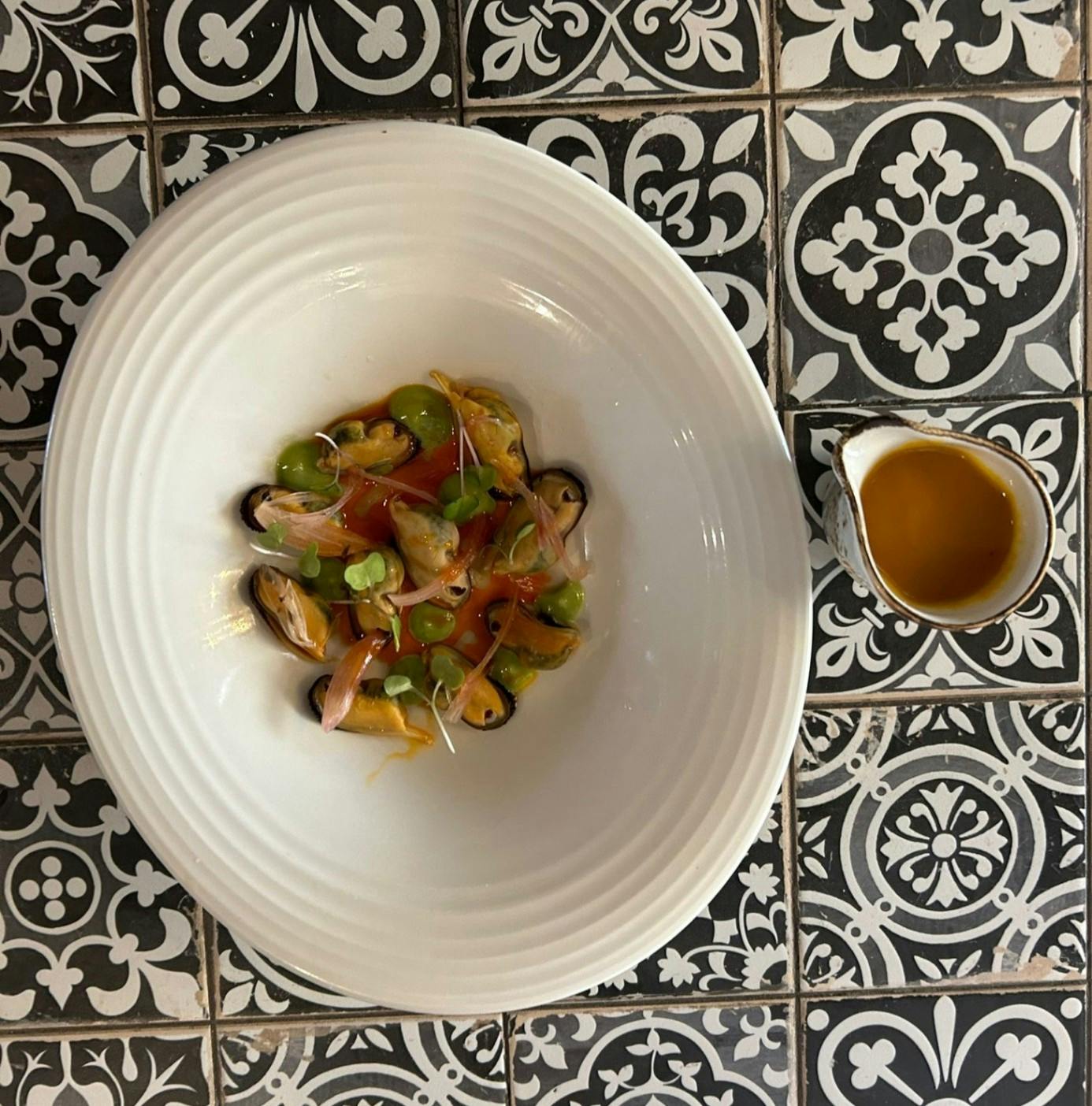 Mejillones de roca en escabeche cremoso