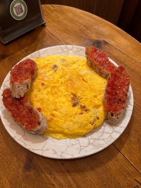 Tortilla de Huevos Camperos Con Bacalao 