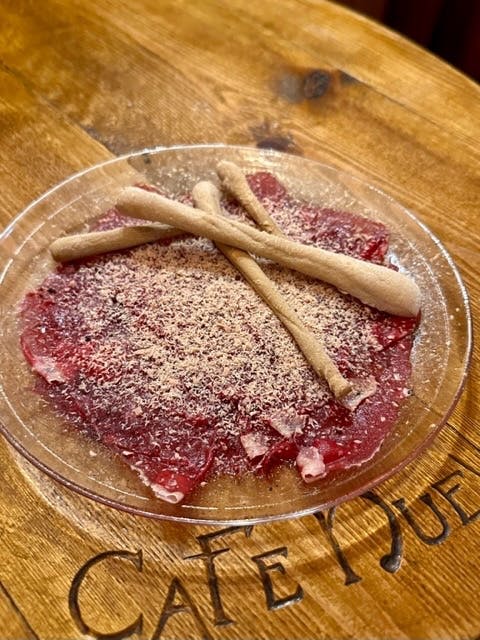 Carpaccio de Ciervo con foie rallado