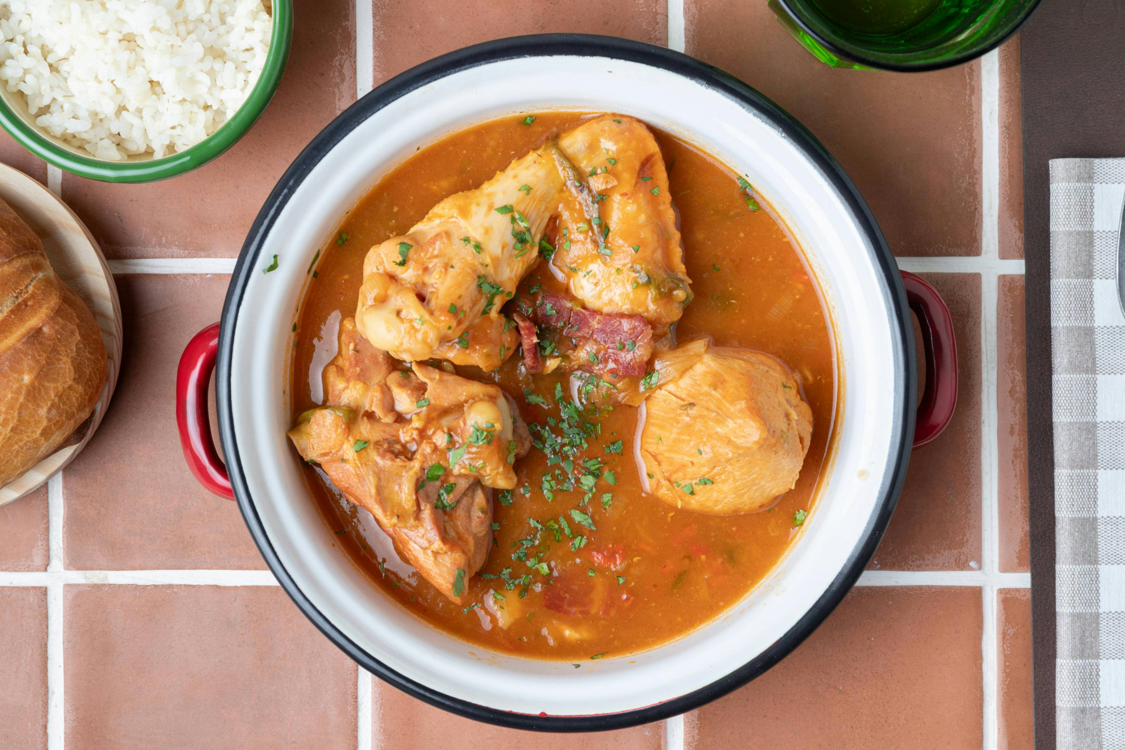 Pollo al chilindrón con arroz