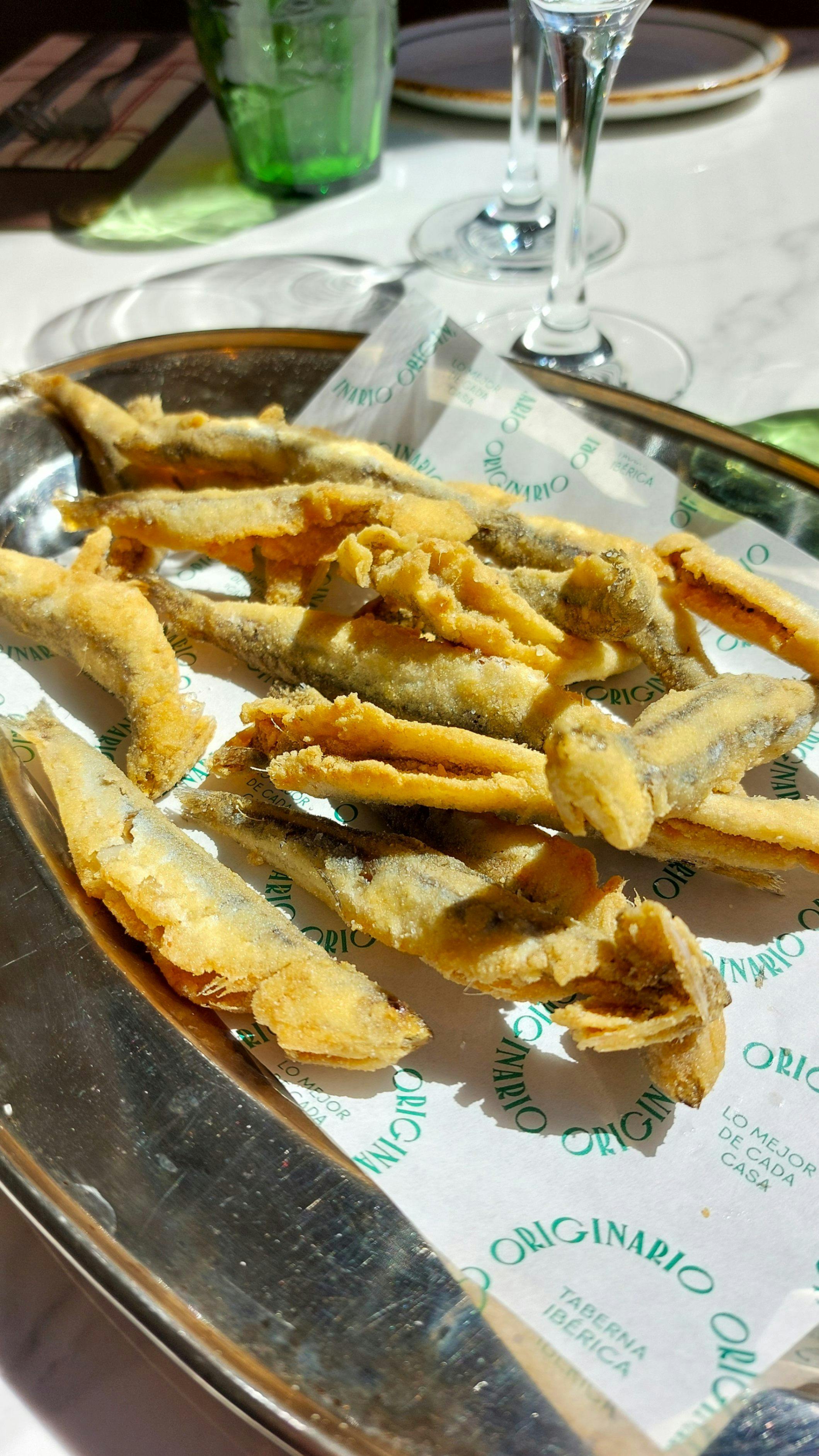 Cucurucho de boquerones fritos